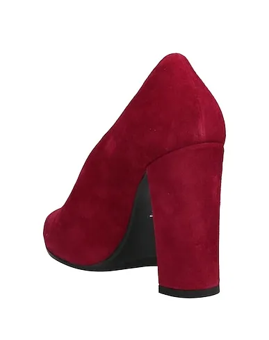https://images.styletyx.com/images/burgundy-leather-pump-tiqu-13411922_3.webp