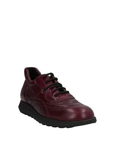 https://images.styletyx.com/images/burgundy-leather-sneakers-brian-cress-2497603_2.webp