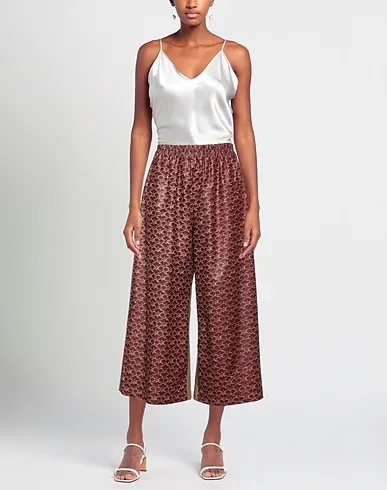 https://images.styletyx.com/images/burgundy-plain-weave-casual-pants-collection-privee-3199020_2.webp