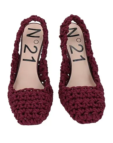 https://images.styletyx.com/images/burgundy-techno-fabric-pump-n21-1720344_4.webp