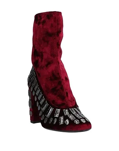 https://images.styletyx.com/images/burgundy-velvet-ankle-boot-samuele-failli-1437191_2.webp