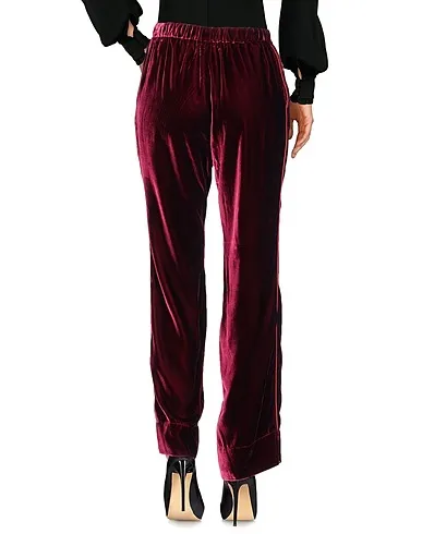 https://images.styletyx.com/images/burgundy-velvet-casual-pants-f-r-s-for-restless-sleepers-13209940_2.webp