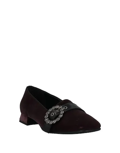 https://images.styletyx.com/images/burgundy-velvet-loafers-la-sellerie-13118165_2.webp