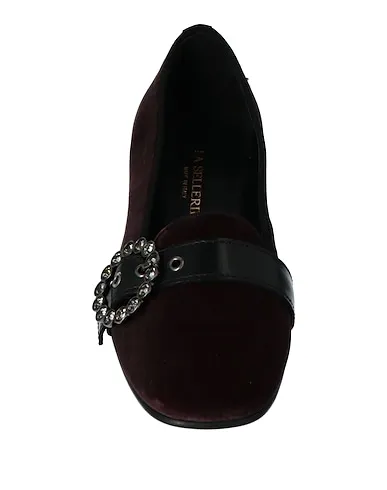 https://images.styletyx.com/images/burgundy-velvet-loafers-la-sellerie-13118165_4.webp