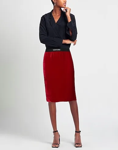 https://images.styletyx.com/images/burgundy-velvet-midi-skirt-tom-ford-1352175563_2.webp