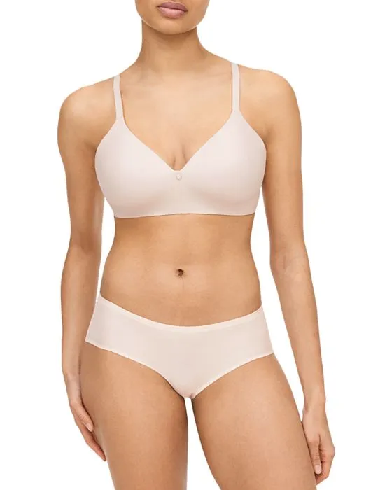 https://images.styletyx.com/images/c-comfort-wirefree-bra-chantelle-2674678_4.webp