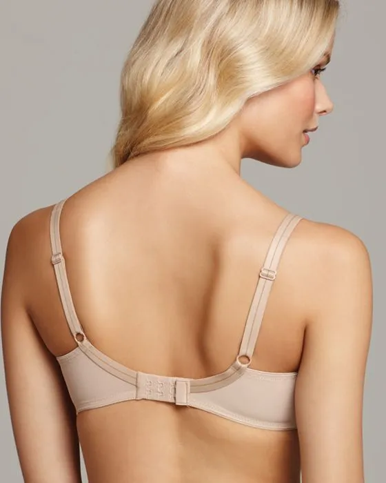 https://images.styletyx.com/images/c-essential-full-coverage-smooth-bra-chantelle-1818077_4.webp