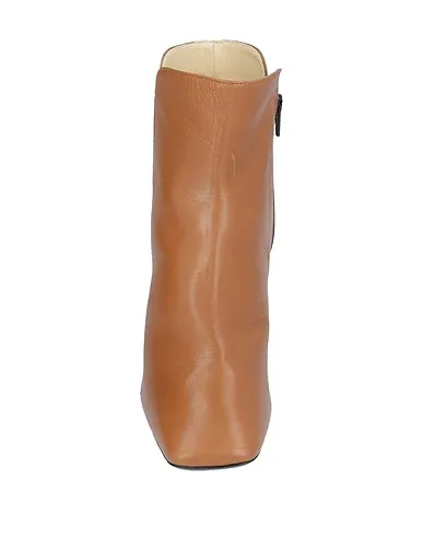 https://images.styletyx.com/images/camel-ankle-boot-prezioso-1445845_4.webp