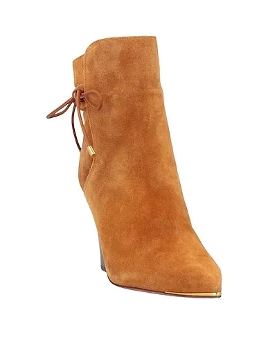 https://images.styletyx.com/images/camel-ankle-boot-tory-burch-464453_2.webp