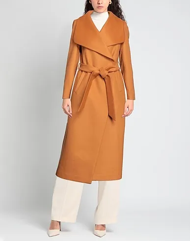 https://images.styletyx.com/images/camel-baize-coat-annie-p-2510441_2.webp