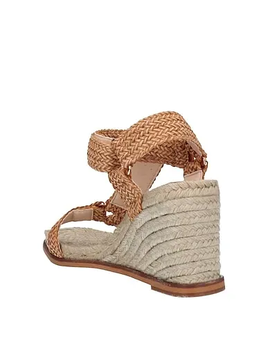 https://images.styletyx.com/images/camel-espadrilles-kanna-3205602_3.webp