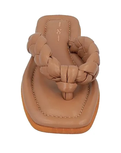 https://images.styletyx.com/images/camel-flip-flops-181-828340_4.webp