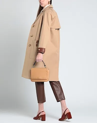 https://images.styletyx.com/images/camel-handbag-gum-design-3136667_3.webp