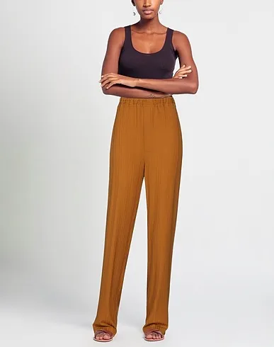 https://images.styletyx.com/images/camel-jersey-casual-pants-moniquevanheist-3138094_2.webp