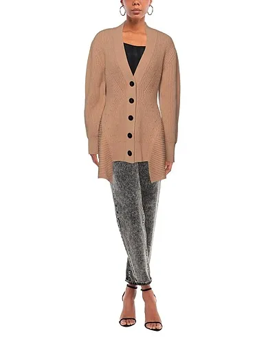 https://images.styletyx.com/images/camel-knitted-cardigan-alexander-mcqueen-1445491_2.webp