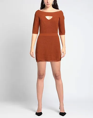 https://images.styletyx.com/images/camel-knitted-short-dress-rinascimento-3231300_2.webp