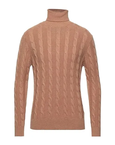 https://images.styletyx.com/images/camel-knitted-turtleneck-27zerosette-cashmere-977311_1.webp
