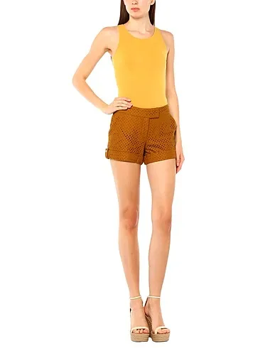 https://images.styletyx.com/images/camel-lace-shorts-bermuda-marciano-1691430_2.webp