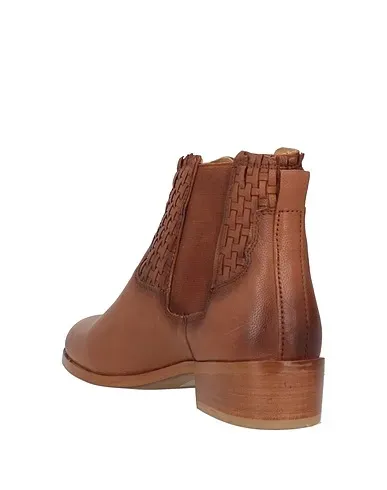 https://images.styletyx.com/images/camel-leather-ankle-boot-bothega-41-873030420_3.webp