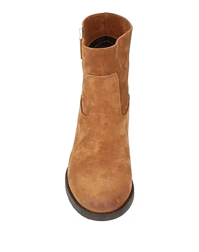https://images.styletyx.com/images/camel-leather-ankle-boot-gaia-shoes-1549562968_4.webp