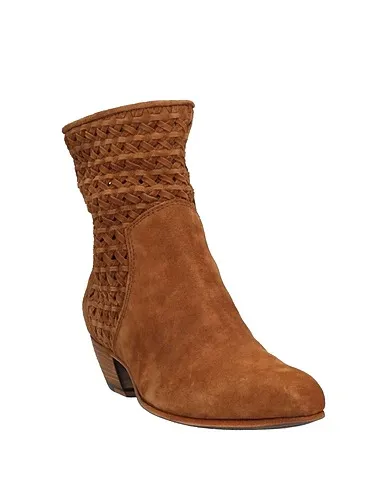https://images.styletyx.com/images/camel-leather-ankle-boot-jo-ghost-711059400_2.webp