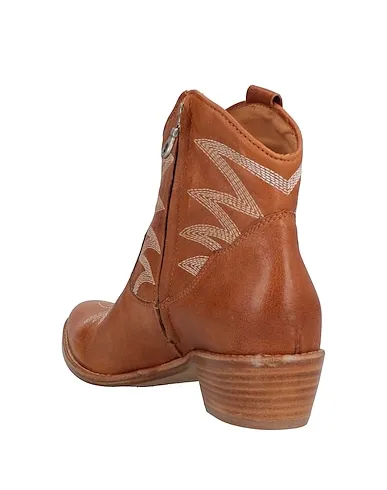 https://images.styletyx.com/images/camel-leather-ankle-boot-kobra-3325759_3.webp