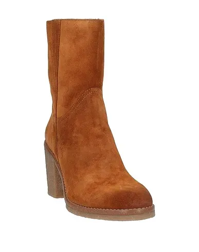 https://images.styletyx.com/images/camel-leather-ankle-boot-manas-3031534_2.webp