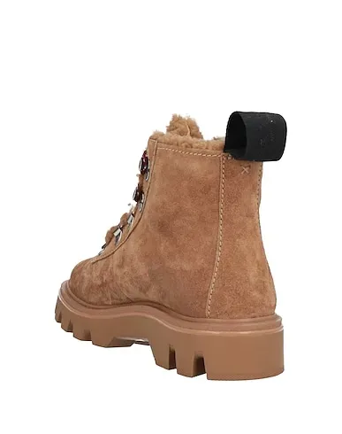 https://images.styletyx.com/images/camel-leather-ankle-boot-rag-bone-13017441_3.webp