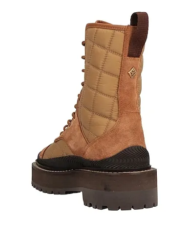 https://images.styletyx.com/images/camel-leather-ankle-boot-sandro-2541121_3.webp