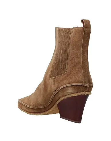 https://images.styletyx.com/images/camel-leather-ankle-boot-tory-burch-13030428_3.webp