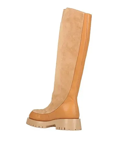 https://images.styletyx.com/images/camel-leather-boots-hazy-13246417_3.webp