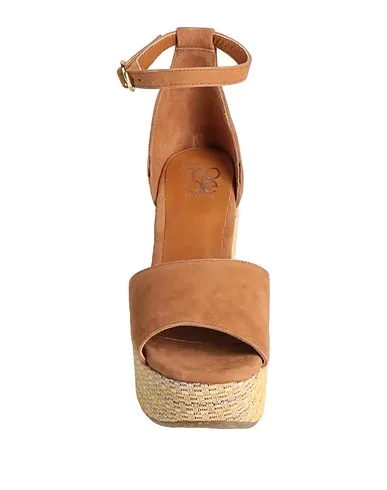https://images.styletyx.com/images/camel-leather-espadrilles-studio-mode-710950659_4.webp
