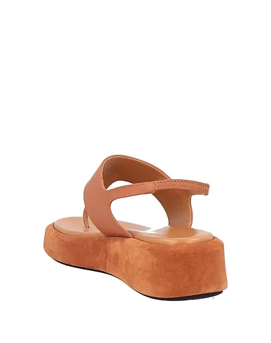 https://images.styletyx.com/images/camel-leather-flip-flops-atp-atelier-1003743301_3.webp