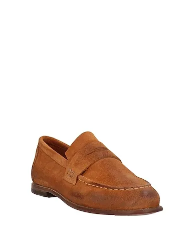 https://images.styletyx.com/images/camel-leather-loafers-preventi-13015941_2.webp
