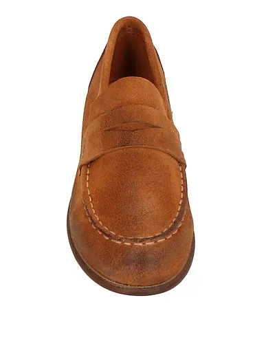 https://images.styletyx.com/images/camel-leather-loafers-preventi-13015941_4.webp