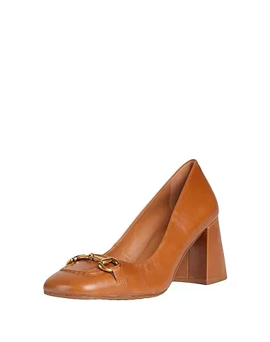 https://images.styletyx.com/images/camel-leather-pump-bruno-premi-3246984_2.webp