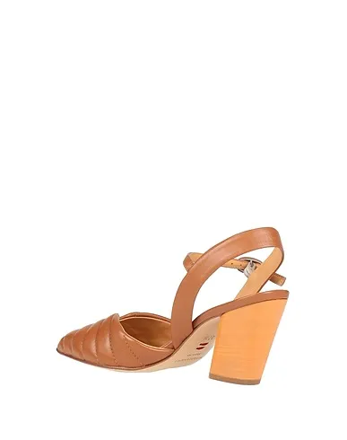 https://images.styletyx.com/images/camel-leather-pump-halmanera-1005221990_3.webp