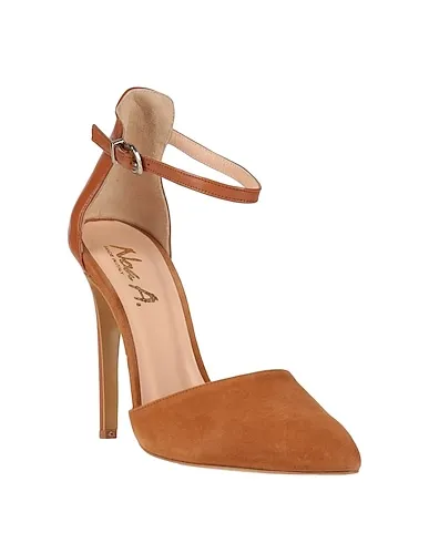 https://images.styletyx.com/images/camel-leather-pump-noa-a-1494670994_2.webp