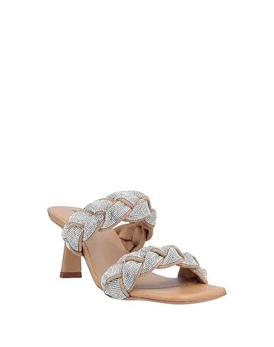 https://images.styletyx.com/images/camel-leather-sandals-lola-cruz-2532730_2.webp