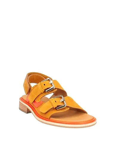 https://images.styletyx.com/images/camel-leather-sandals-pertini-1225922613_2.webp