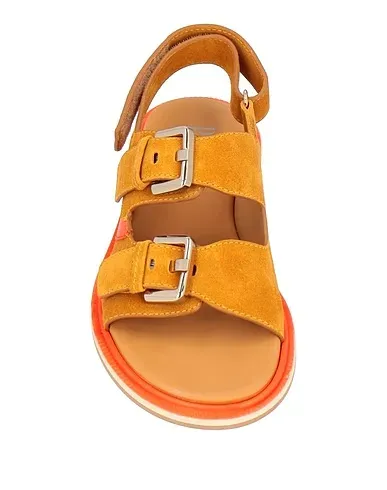 https://images.styletyx.com/images/camel-leather-sandals-pertini-1225922613_4.webp