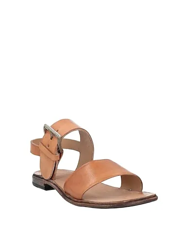 https://images.styletyx.com/images/camel-leather-sandals-preventi-930632714_2.webp