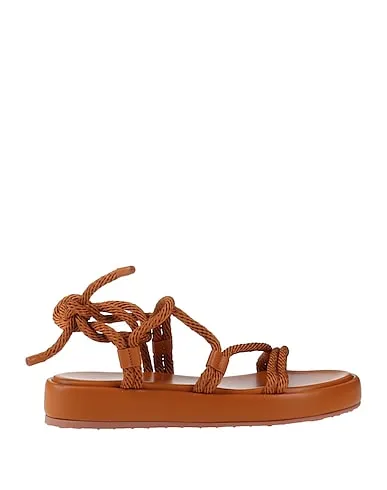 https://images.styletyx.com/images/camel-plain-weave-sandals-gianvito-rossi-505994018_1.webp