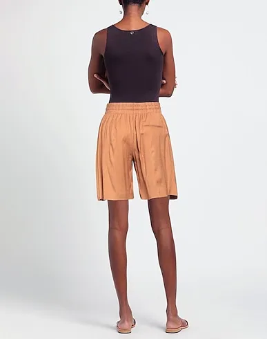 https://images.styletyx.com/images/camel-plain-weave-shorts-bermuda-rue-8isquit-13107573_3.webp
