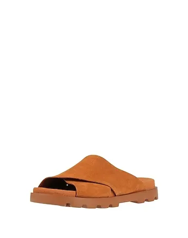 https://images.styletyx.com/images/camel-sandals-camper-13124909_2.webp