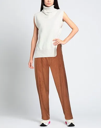 https://images.styletyx.com/images/camel-velvet-casual-pants-jejia-14886787_2.webp