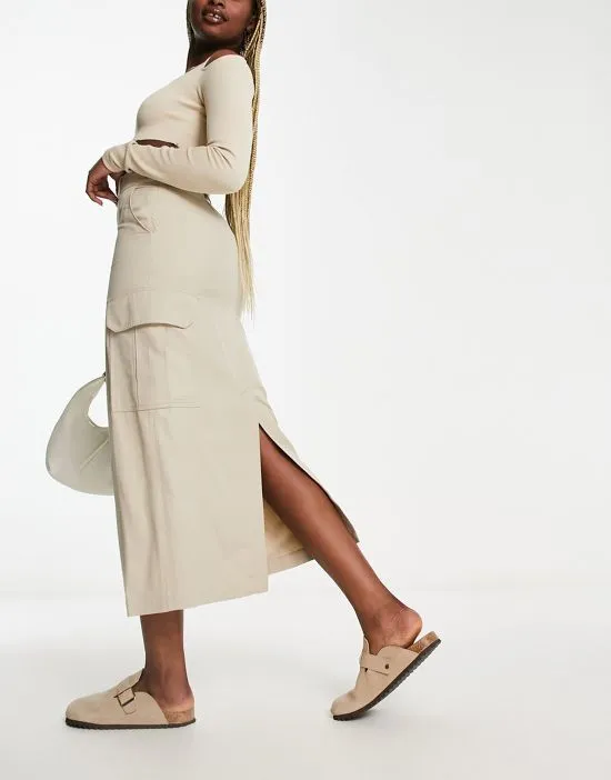 https://images.styletyx.com/images/cargo-midi-skirt-in-beige-other-stories-13455042_4.webp