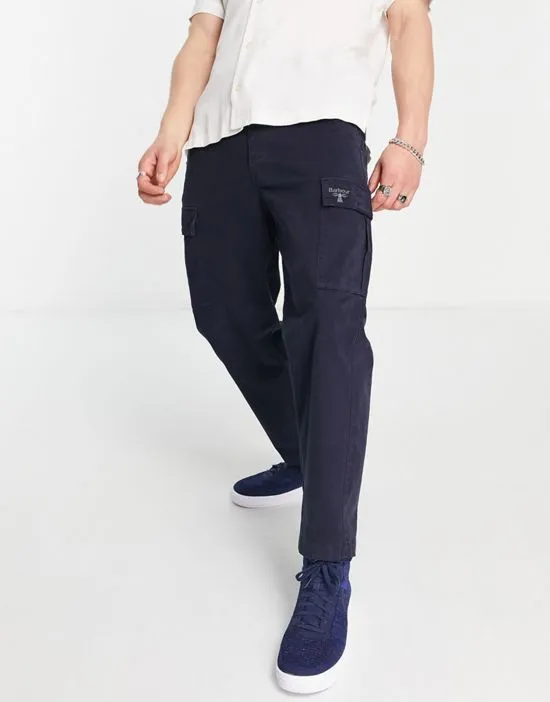 https://images.styletyx.com/images/cargo-pants-in-navy-barbour-beacon-13096031_1.webp