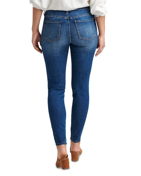 https://images.styletyx.com/images/cecilia-skinny-jeans-in-thorne-blue-jag-jeans-2484633_2.webp