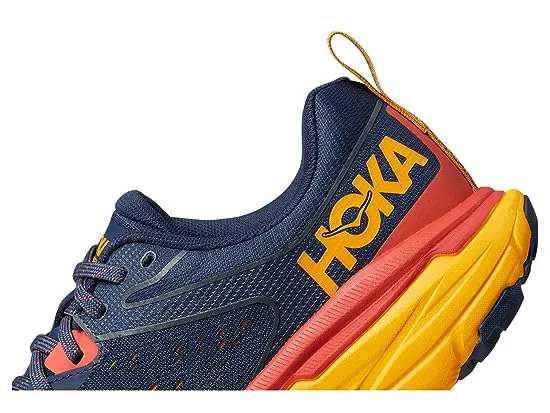 https://images.styletyx.com/images/challenger-atr-6-hoka-351799777_5.webp